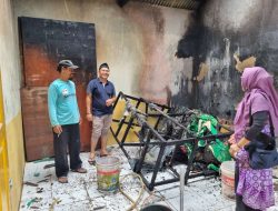 Akibat Konsleting Arus Listrik, Gudang Milik Masyarakat Gempol Kulon, Kelurahan Pabean Terbakar