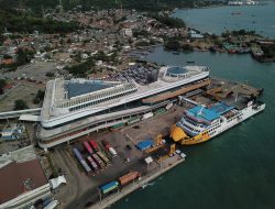 Puncak Arus Kendaraan Nataru Mulai Padati Pelabuhan Merak
