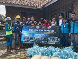 Karang Taruna Tunas Kahal Kelurahan Suralaya Gandeng PT. JEL Salurkan Bantuan Sembako