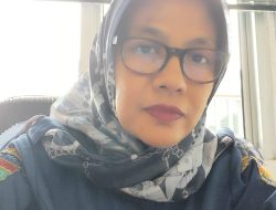 Di Balik Seragam Pemadam, Eli Amaliyah Menemukan Damai di Dapur
