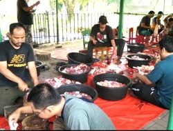Semangat Kebersamaan Warnai Pelaksanaan Kurban Warga RW 01 Komplek Krakatau Steel