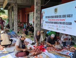PWI Cilegon Tebar Kepedulian Lewat Kurban Bersama Santri dan Warga