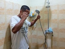 Air Mati, Warga Cilegon Bandingkan PDAM dengan Abu Dhabi: “Di Sana Truk Tangki Standby, Di Sini Ngangsu Sendiri”