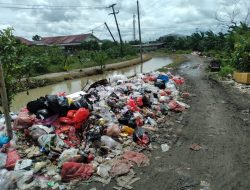 Warga Jombang Keluhkan Tumpukan Sampah di Bekas TPS Pasar Kranggot