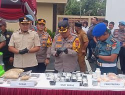 Polres Cilegon Musnahkan Ribuan Botol Miras dan Barang Bukti Narkotika