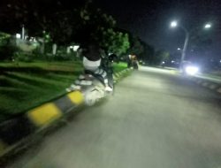 Miris, Ruang Publik di Depan Masjid Raya Metro Cilegon Jadi Lokasi Pacaran Remaja