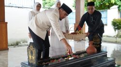 Usai Paripurna, Robinsar Pilih Ziarah: Mengingat Jejak Tb Aat Syafaat