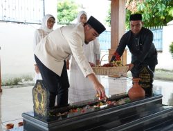 Usai Paripurna, Robinsar Pilih Ziarah: Mengingat Jejak Tb Aat Syafaat