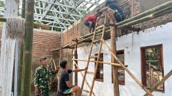 Satgas TMMD 128 Cilegon Kebut Pembangunan Atap Mushola untuk Perkuat Aktivitas Sosial Warga