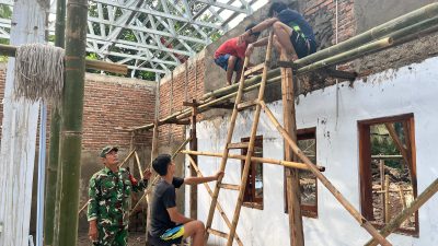Satgas TMMD 128 Cilegon Kebut Pembangunan Atap Mushola untuk Perkuat Aktivitas Sosial Warga