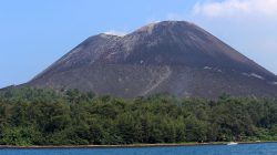 Aktivitas Anak Krakatau Masih Level III Siaga, BPBD Cilegon Minta Warga Tak Terpengaruh Hoaks dan Tetap Waspada