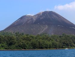 Aktivitas Anak Krakatau Masih Level III Siaga, BPBD Cilegon Minta Warga Tak Terpengaruh Hoaks dan Tetap Waspada
