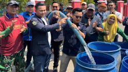 Saat Sumur di Pulomerak Mengering, PNKT dan Karang Taruna Datang Bawa 96 Ton Air Bersih untuk Warga Pulomerak
