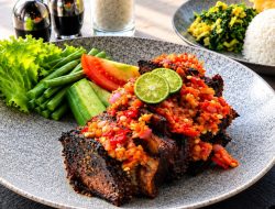 Aston Cilegon Angkat Cita Rasa Banten Lewat Iga Bakar Ujung Kulon