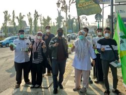Peduli Warga Terdampak Abu Gunung Anak Krakatau, Al-Khairiyah Turun Bagikan Masker di Cilegon